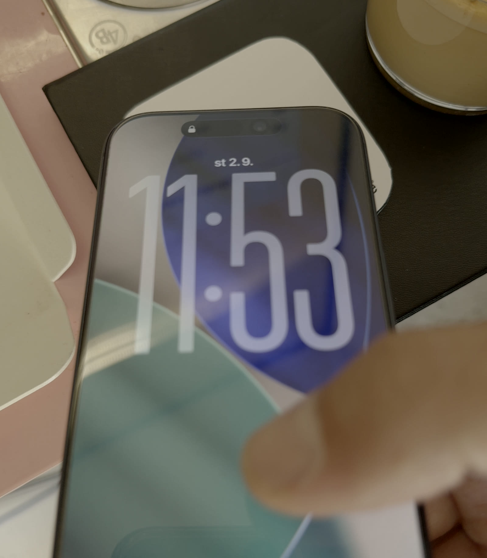 Zákazník platí mobilem u PayPointu